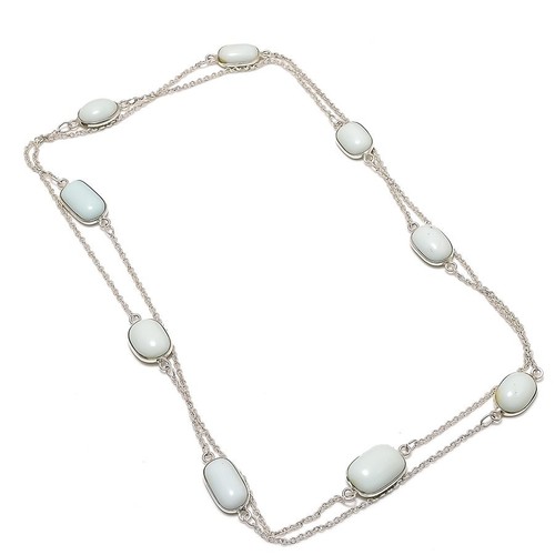 Collana con pietre preziose